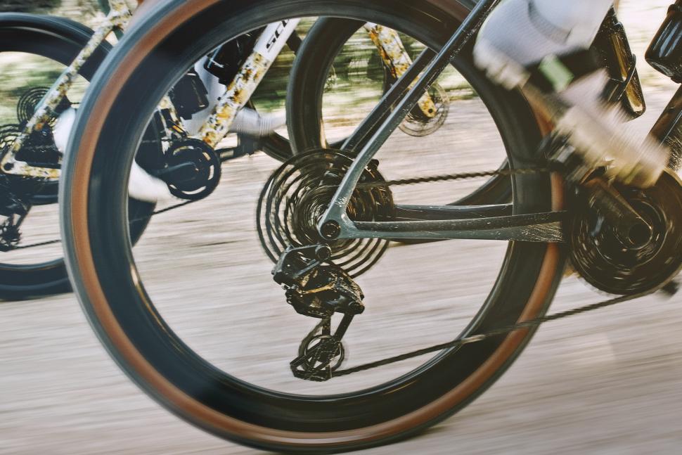 Ação da roda traseira com o sistema de transmissão Campagnolo Super Record X de 2025