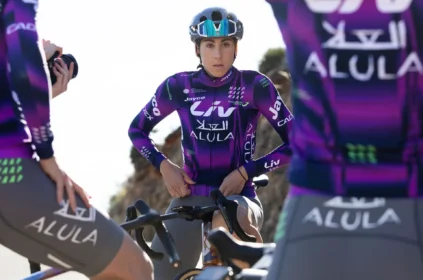 Jayco-AlUla e Liv-AlUla-Jayco Enfrentam Atrasos no Registro UCI para 2026