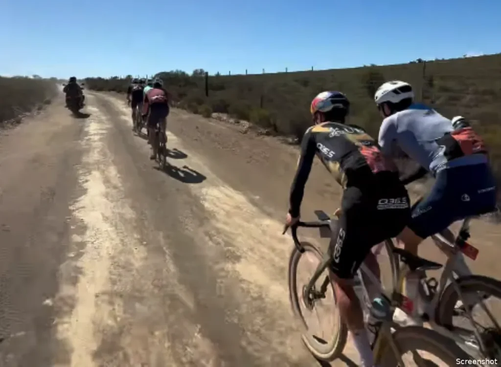 Tom Pidcock Marca Presença Inesperada no Gravel Burn 2025