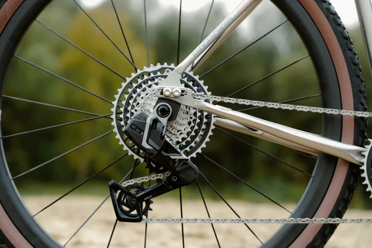 Standert Erdgeschoss: A Bicicleta Gravel de Aço Inoxidável