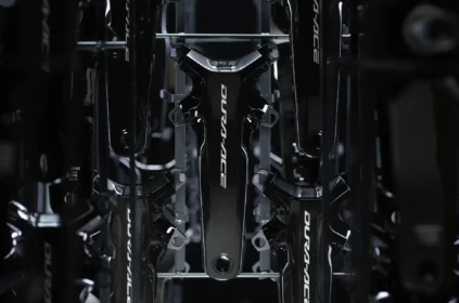 Shimano Enfrenta Queda Dramática nos Lucros